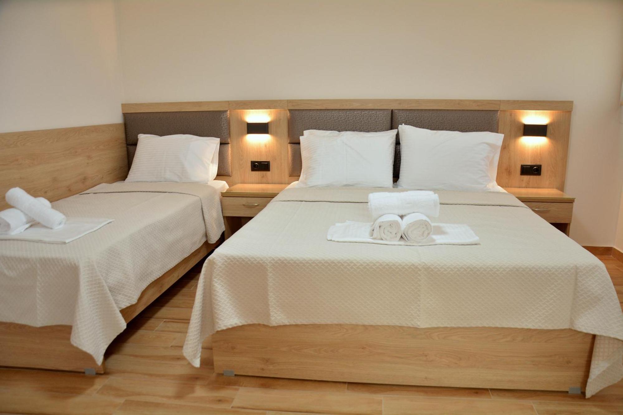 Denis Studios And Apartments Paralía الغرفة الصورة