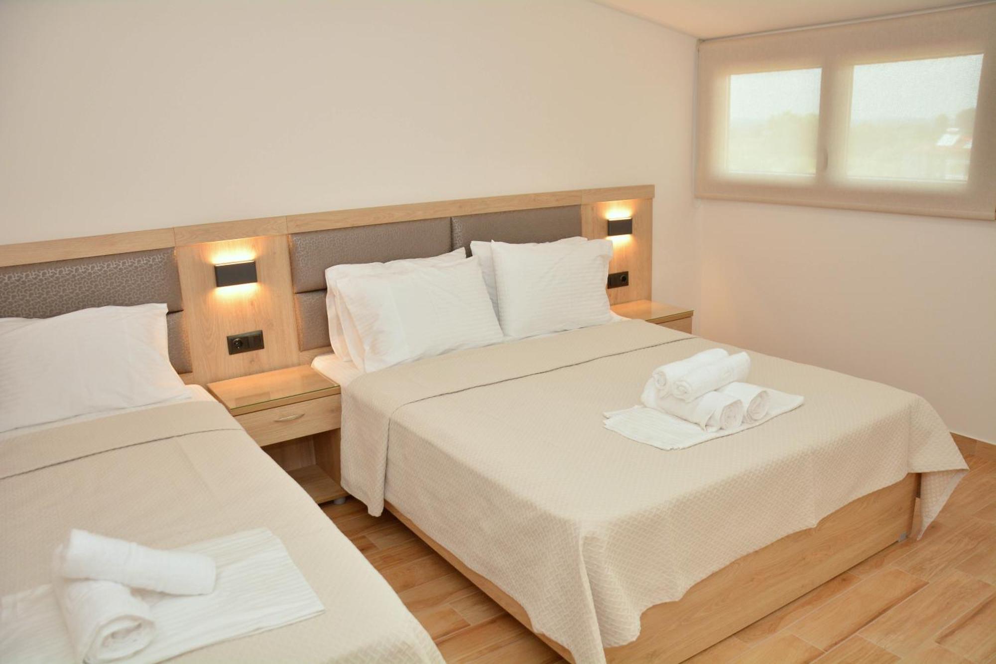Denis Studios And Apartments Paralía الغرفة الصورة