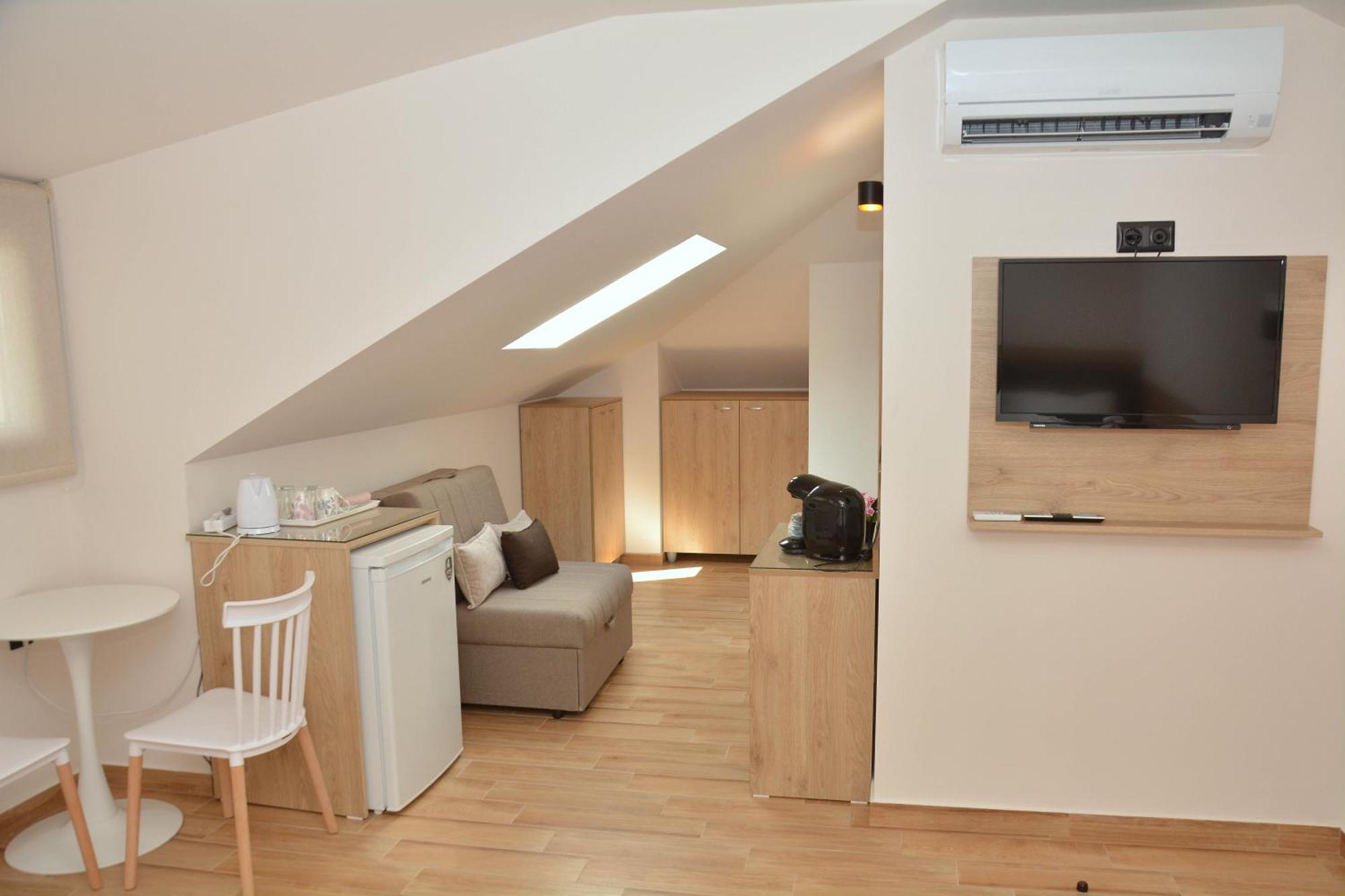 Denis Studios And Apartments Paralía الغرفة الصورة