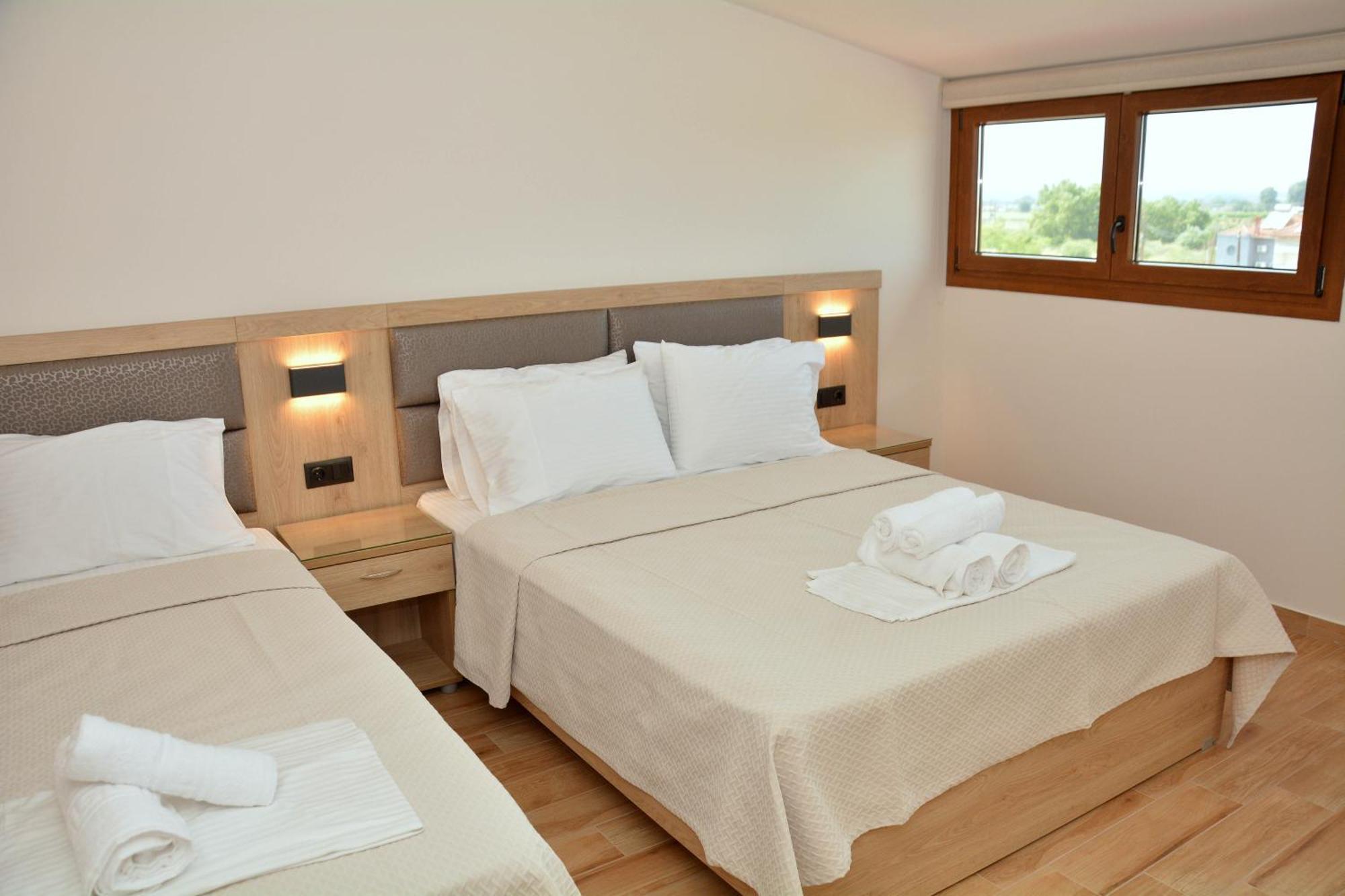 Denis Studios And Apartments Paralía الغرفة الصورة